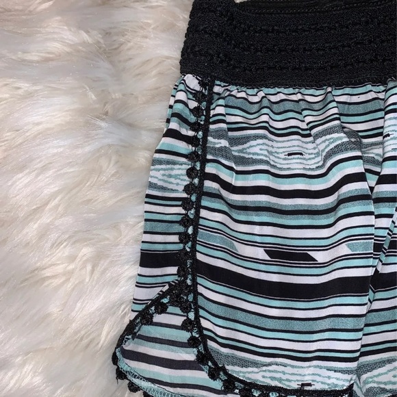 Shorts - Picture 4 of 5